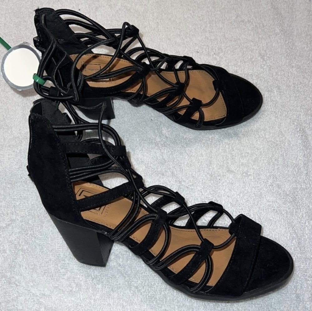 Chic Black Strappy Women's Heels